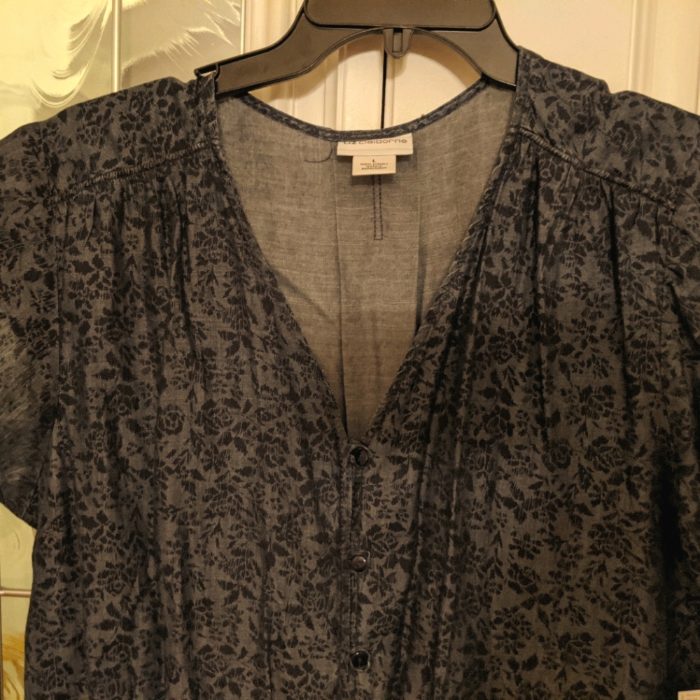 Liz Claiborne size large top NWT